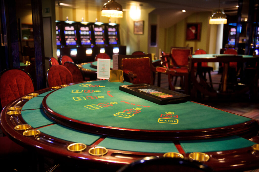 playground poker club